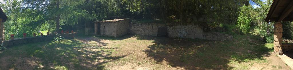 Mas Pardas Santa Pau Bagian luar foto