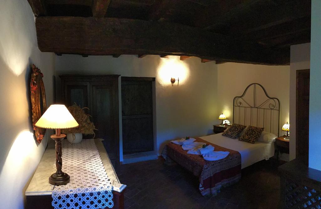 Mas Pardas Santa Pau Bagian luar foto
