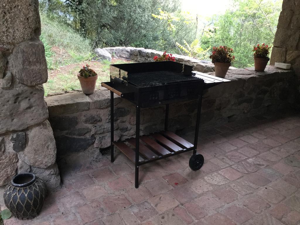 Mas Pardas Santa Pau Bagian luar foto