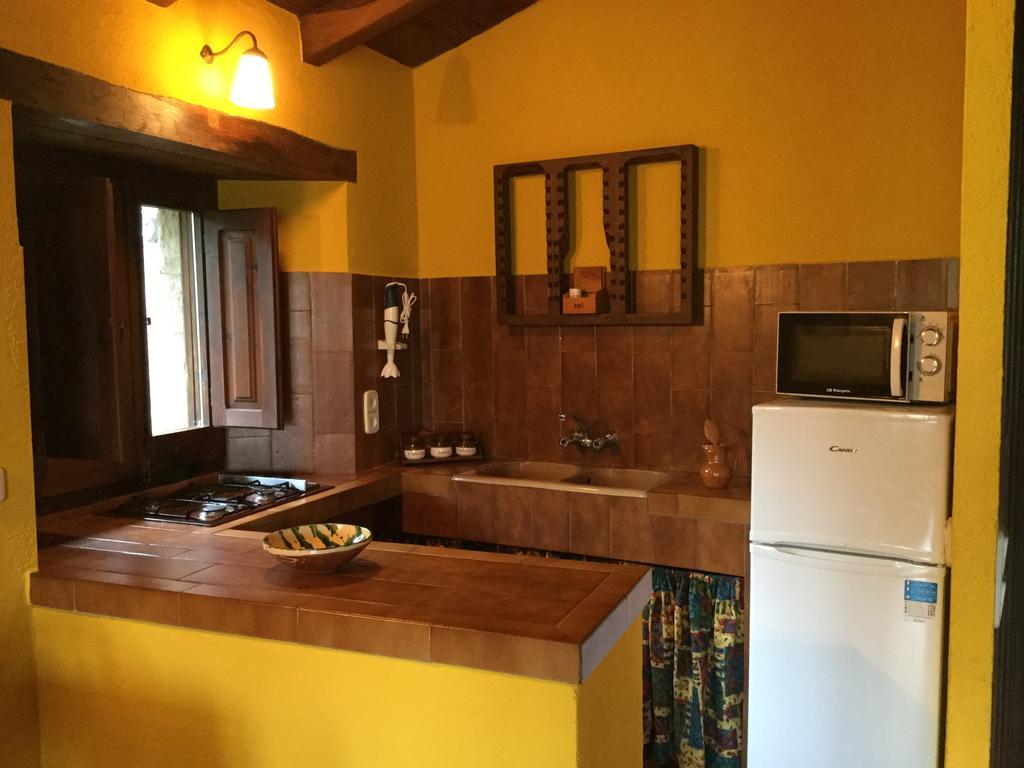 Mas Pardas Santa Pau Bagian luar foto
