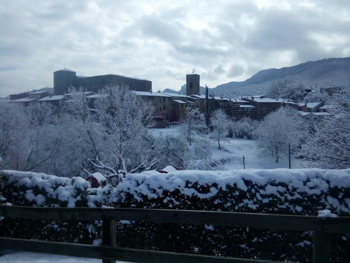 Mas Pardas Santa Pau Bagian luar foto